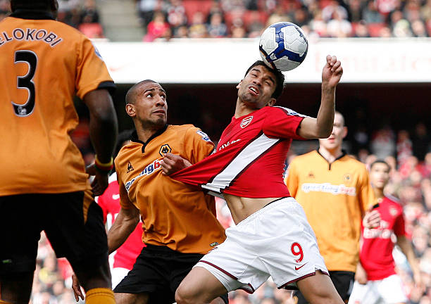 光灯下的传 光灯下的传